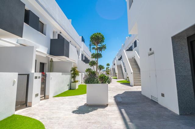 3 bedroom APARTMENT in TORREVIEJA