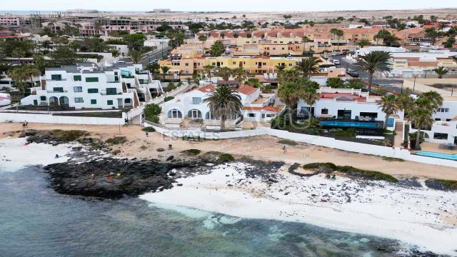 8 bedroom Villa in Corralejo