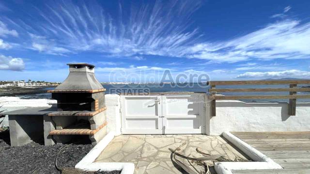8 bedroom Villa in Corralejo