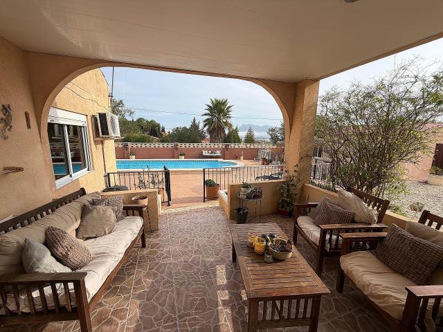 5 bedroom Villa in Sax