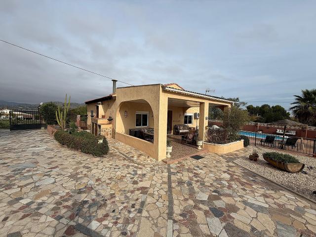 5 bedroom Villa in Sax