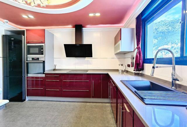 5 bedroom Villa in Altea