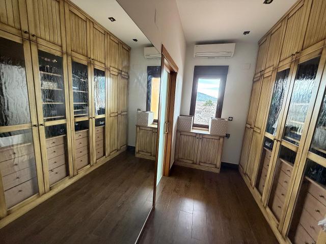 2 bedroom Country house in Yecla