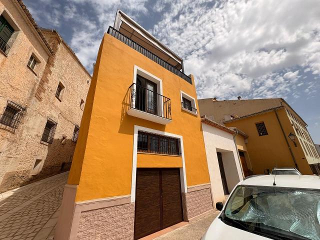 4 bedroom Townhouse in Biar