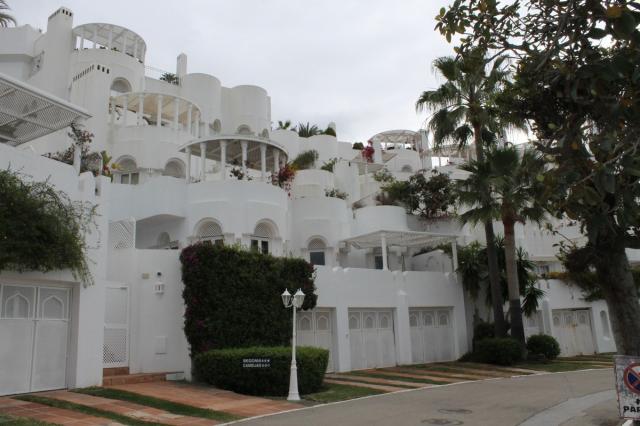 2 bedroom Apartment - Middle Floor Apartment in Marbella