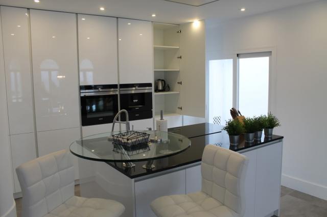 2 bedroom Apartment - Middle Floor Apartment in Marbella