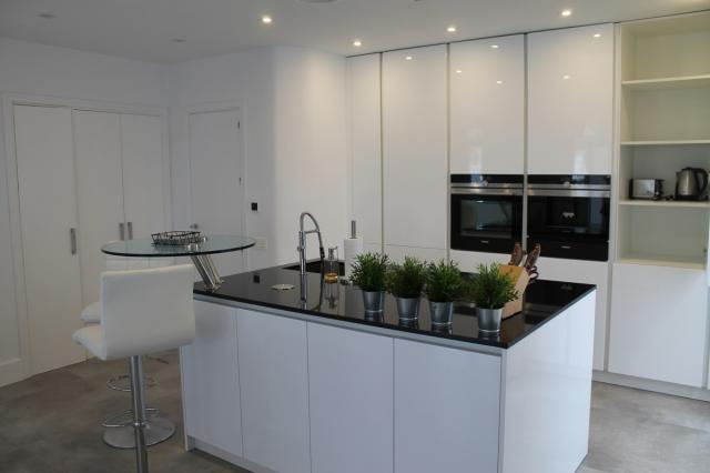 2 bedroom Apartment - Middle Floor Apartment in Marbella