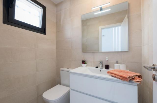 3 bedroom Apartment - Middle Floor Apartment in Estepona