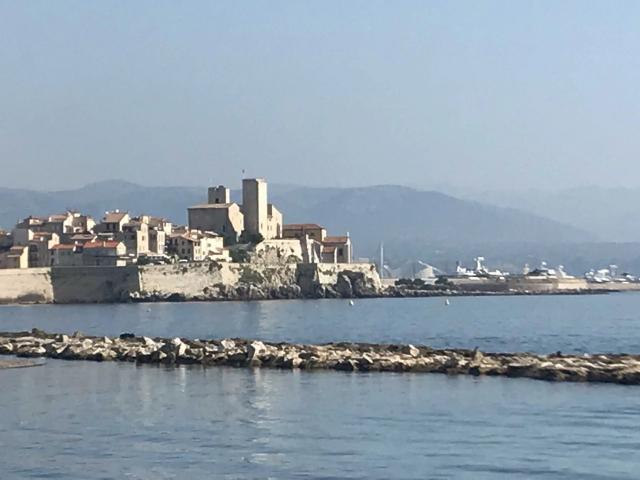 3 bedroom Apartment in Antibes