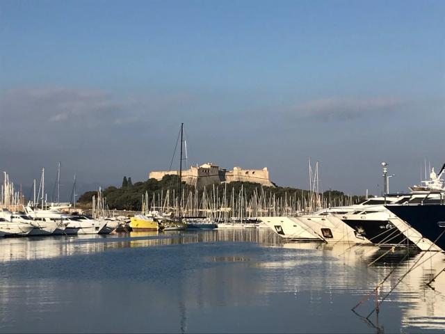 2 bedroom Apartment in Antibes