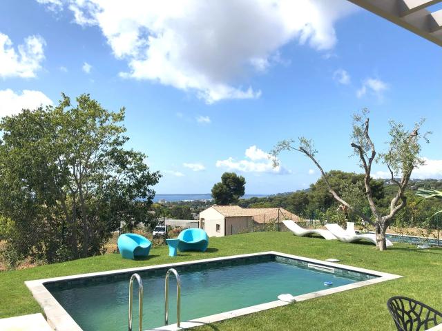 4 bedroom Villa in Antibes