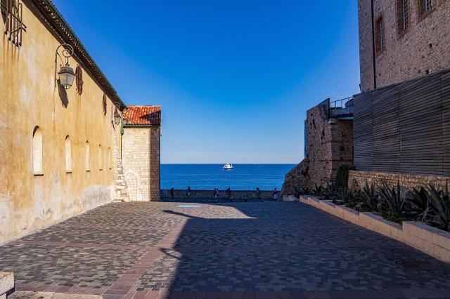 2 bedroom Apartment in Antibes