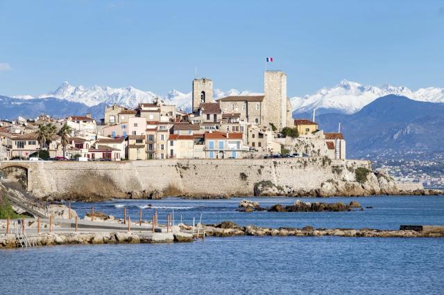 4 bedroom Apartment in Antibes