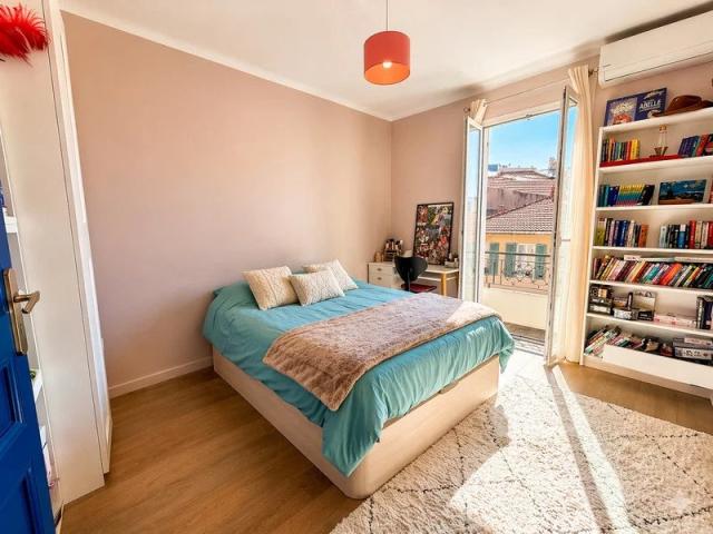 4 bedroom Apartment in Antibes