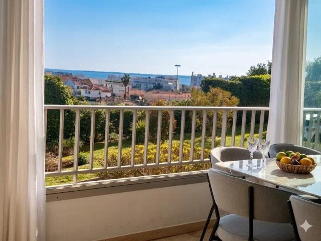 3 bedroom Apartment in Antibes