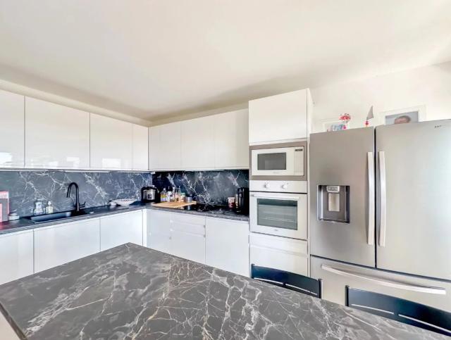 3 bedroom Apartment in Antibes