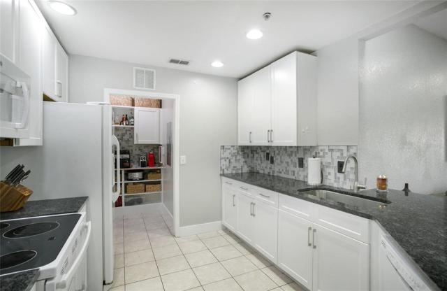 3051 GREYSTONE LOOP UNIT 302,KISSIMMEE,Osceola,Residential