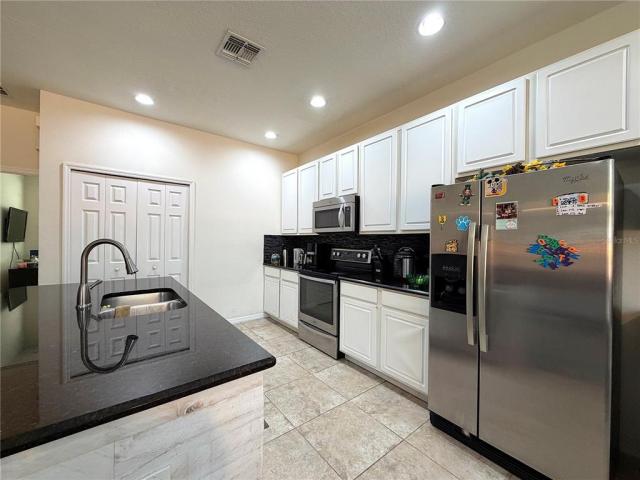 720 LAS FUENTES DRIVE,KISSIMMEE,Osceola,Residential