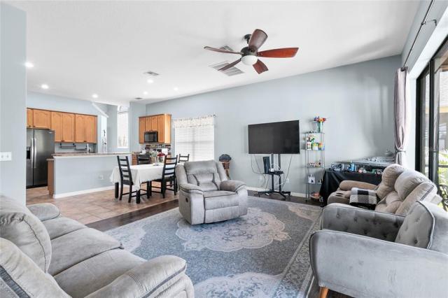 523 LAKE DAVENPORT CIRCLE,DAVENPORT,Polk,Residential
