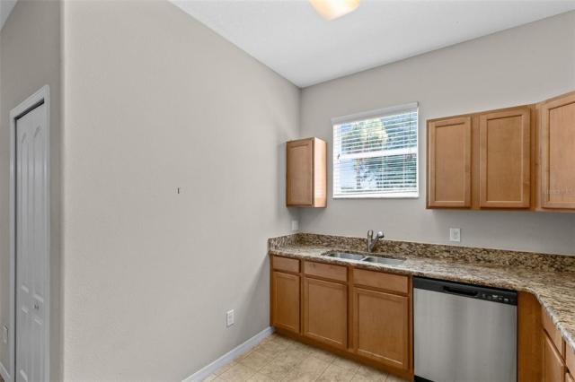 1327 PRIORY CIRCLE UNIT 1327,WINTER GARDEN,Orange,Residential