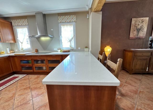 4 bedroom Country House in Abaran