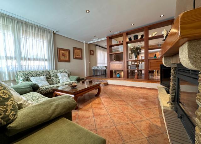 4 bedroom Country House in Abaran