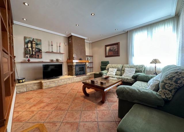 4 bedroom Country House in Abaran