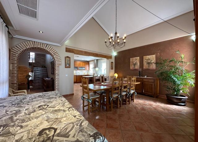 4 bedroom Country House in Abaran