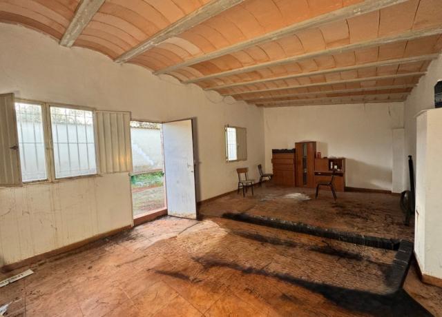 2 bedroom Store room in Abaran