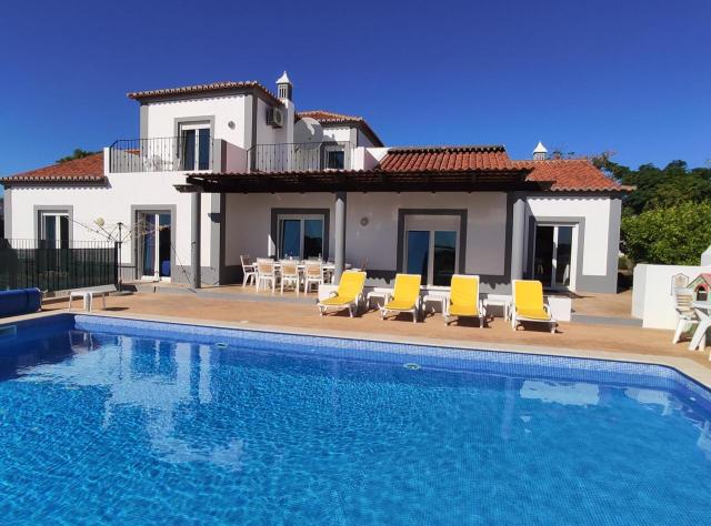 4 bedroom villa in Moncarapacho
