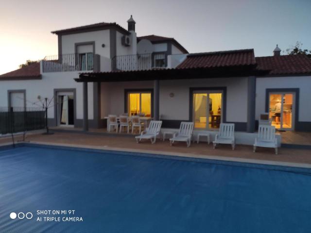 4 bedroom villa in Moncarapacho