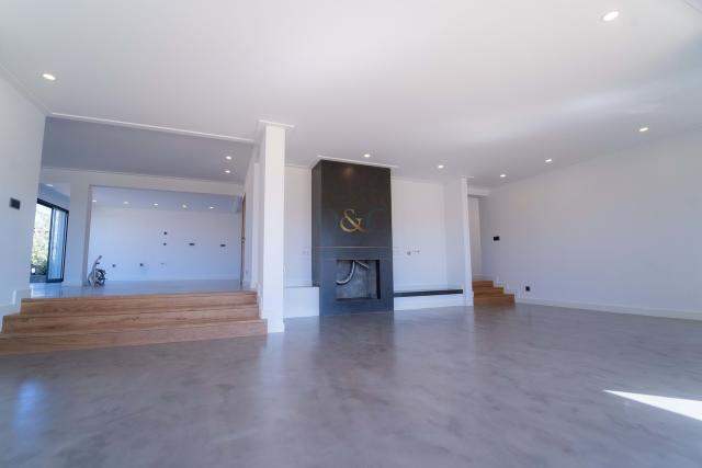 villa for sale in Quarteira
