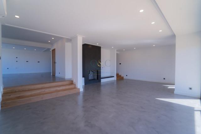 villa for sale in Quarteira