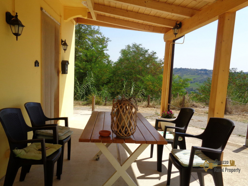 Wonderfully restored house in the countryside near the coast. Poggiofiorito.