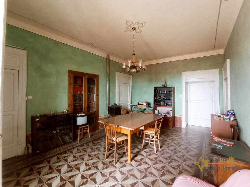 Incredible historic apartament with three bedrooms. Torricella Peligna.
