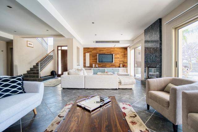 4 bedroom Detached Villa in Paramali