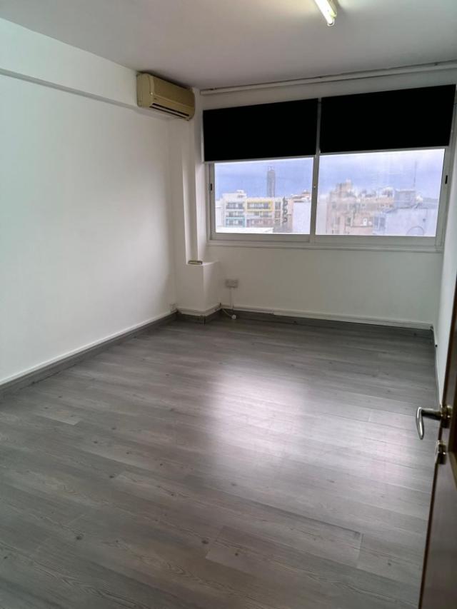 Office for sale in Agia Zoni