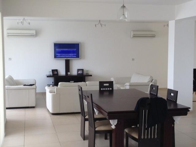 4 bedroom Detached Villa in Tsada