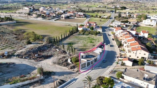 Buildings for sale in Anafotida