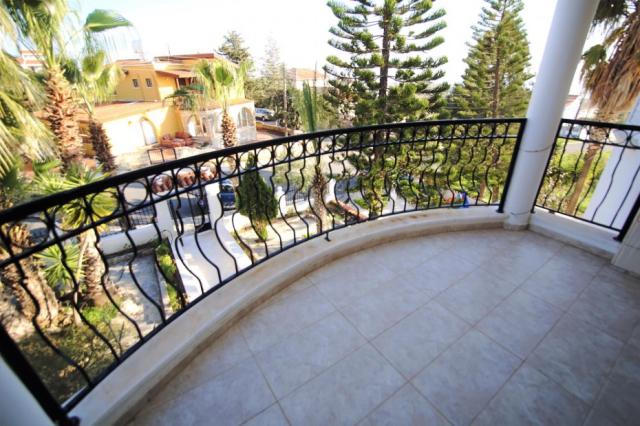 6 bedroom Detached Villa in Tala