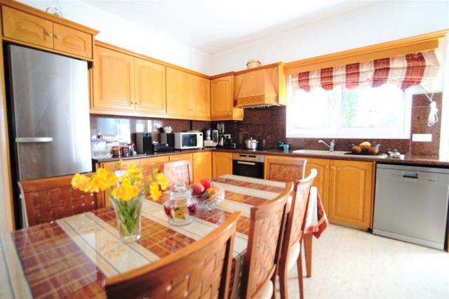 6 bedroom Detached Villa in Tala