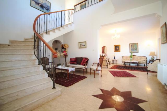 6 bedroom Detached Villa in Tala