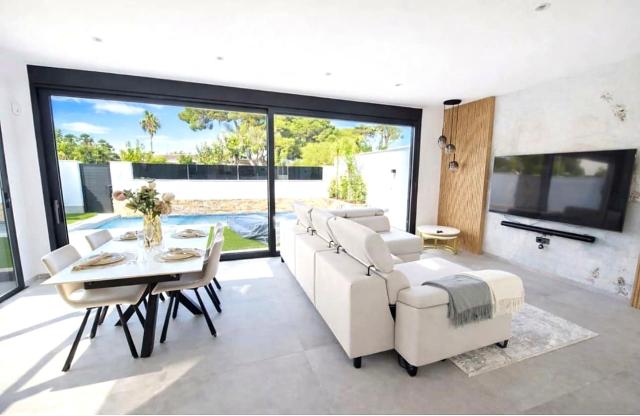 3 bedroom Detached in Santiago De La Ribera