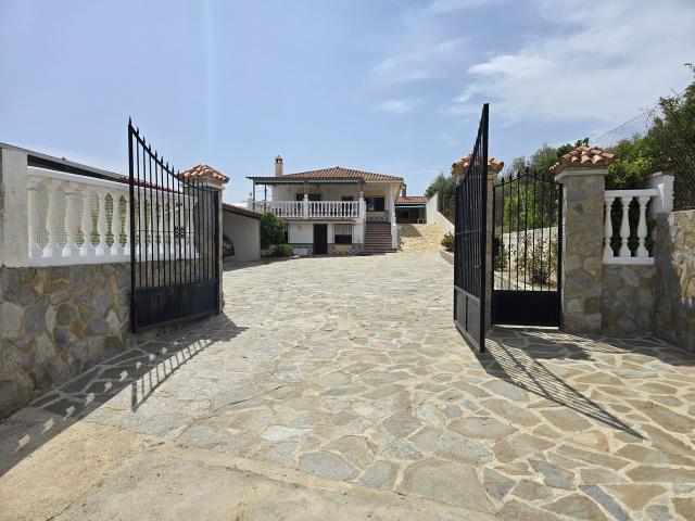 4 bedroom Villa in Periana