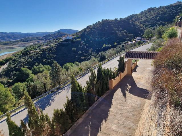 6 bedroom Villa in Vinuela