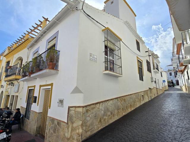 4 bedroom Villa in Vinuela