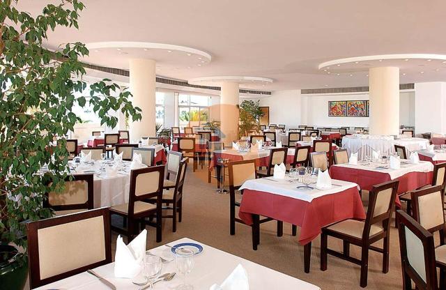 Hotel for sale in Olhos de Água