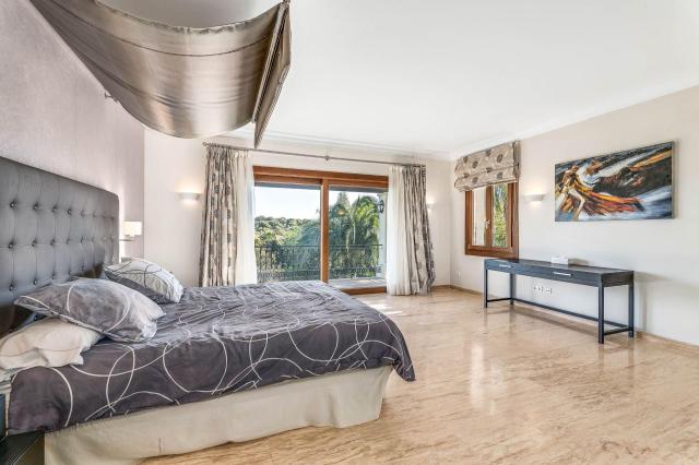 16 bedroom Villa in Estepona