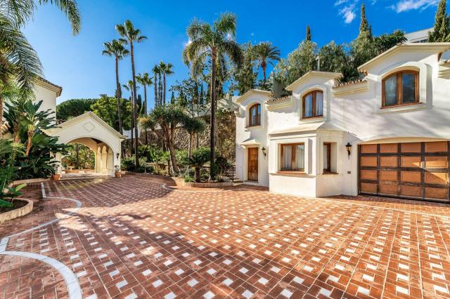 16 bedroom Villa in Estepona