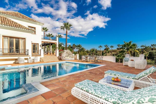 16 bedroom Villa in Estepona